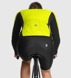 ASSOS Chaqueta Cortavientos Mujer Uma GT Wind Jacket C2 Optic Yellow 13 ASSOS Chaqueta Cortavientos Mujer Uma GT Wind Jacket C2 Optic Yellow -Bicicletas Eléctricas assos chaqueta cortavientos mujer uma gt wind jacket c2 optic yellow 4