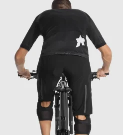 ASSOS Maillot Trail Jersey T3 Black Series 11 ASSOS Maillot Trail Jersey T3 Black Series -Bicicletas Eléctricas assos maillot trail jersey t3 black series 3
