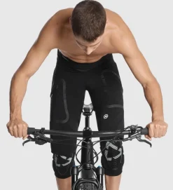 ASSOS Pantalón Pirata Trail Tactica Cargo Knickers T3 Black Series -Bicicletas Eléctricas assos pantalon pirata trail tactica cargo knickers t3 black series 5