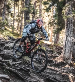 BH Bikes BH Ilynx Trail Carbon Pro 8.7 Blanco / Azul 15 BH Bikes BH Ilynx Trail Carbon Pro 8.7 Blanco / Azul -Bicicletas Eléctricas bh ilynx trail carbon pro 87 blanco azul 6