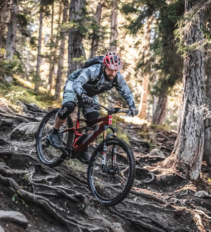 BH Bikes BH Ilynx Trail Carbon Pro 8.9 Blanco / Azul 8 BH Bikes BH Ilynx Trail Carbon Pro 8.9 Blanco / Azul - Imagen 6