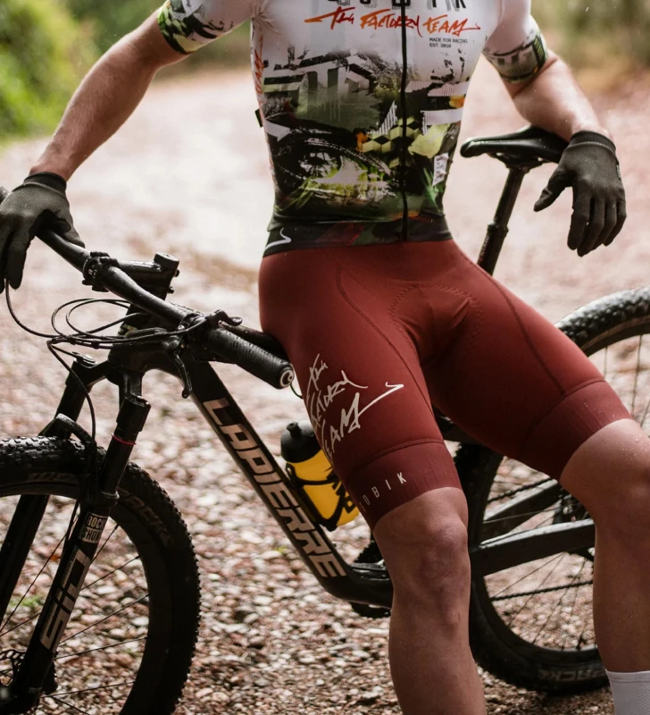 GOBIK Culotte Corto Hombre Absolute Revolution K10 Factory Team 23 5 GOBIK Culotte Corto Hombre Absolute Revolution K10 Factory Team 23 - Imagen 3