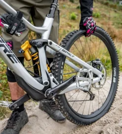 MUC-OFF Correa Portaobjetos Para Cuadro + Bolsa Impermeable Negro -Bicicletas Eléctricas muc off correa portaobjetos para cuadro bolsa impermeable negro 4