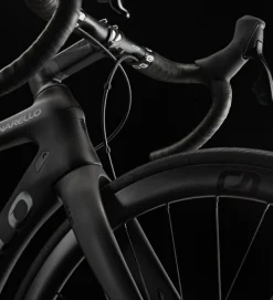 PINARELLO Paris Disk 2022 105 Di2 / Airbeat 400 Negro -Bicicletas Eléctricas pinarello paris disk 2022 105 di2 airbeat 400 negro 2