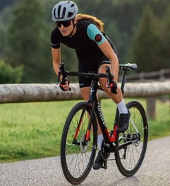 Wilier Triestina WILIER Garda Shimano 105 R7020 11S / Shimano RS171 DISC Negro / Rojo -Bicicletas Eléctricas wilier garda shimano 105 r7020 11s shimano rs171 disc negro rojo 3