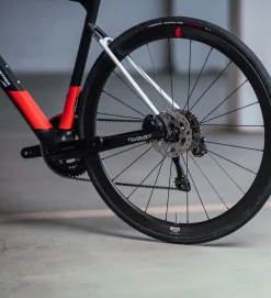 Wilier Triestina WILIER Garda Shimano 105 R7020 11S / Shimano RS171 DISC Negro / Rojo -Bicicletas Eléctricas wilier garda shimano 105 r7020 11s shimano rs171 disc negro rojo 7